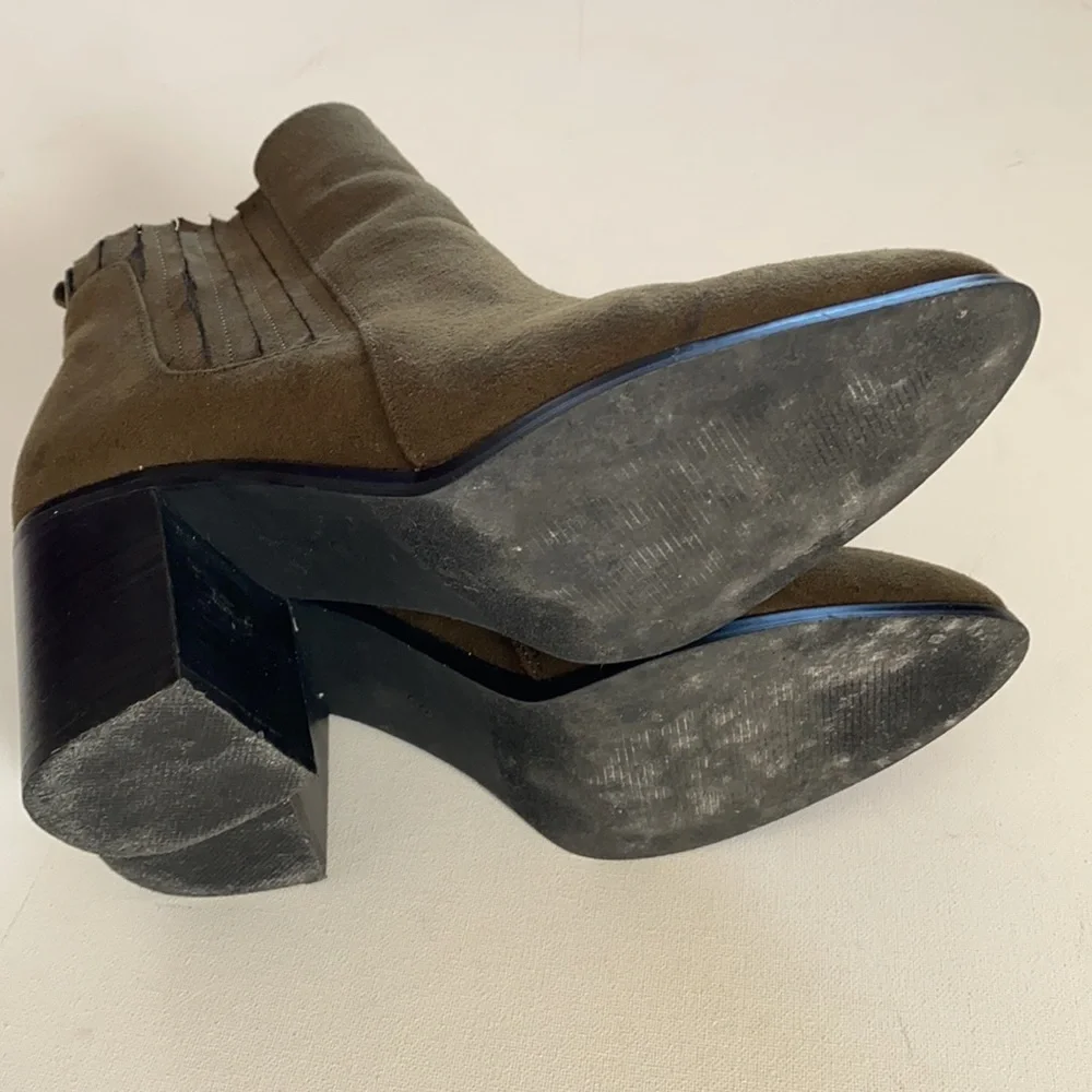 MIA‎ Blocked high-heel hunter green boots, Size 9
